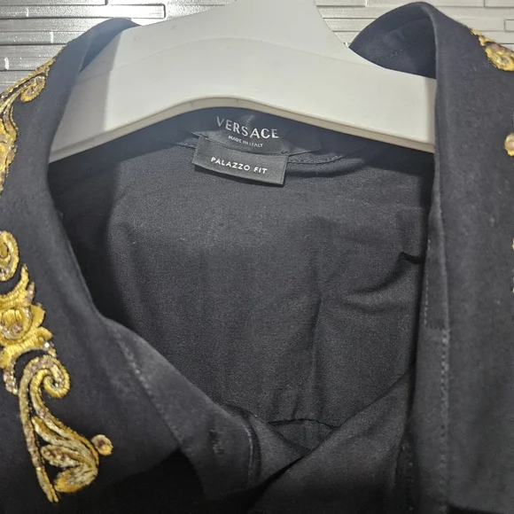 Versace Shirt with decorative collar Size 41 Usa S